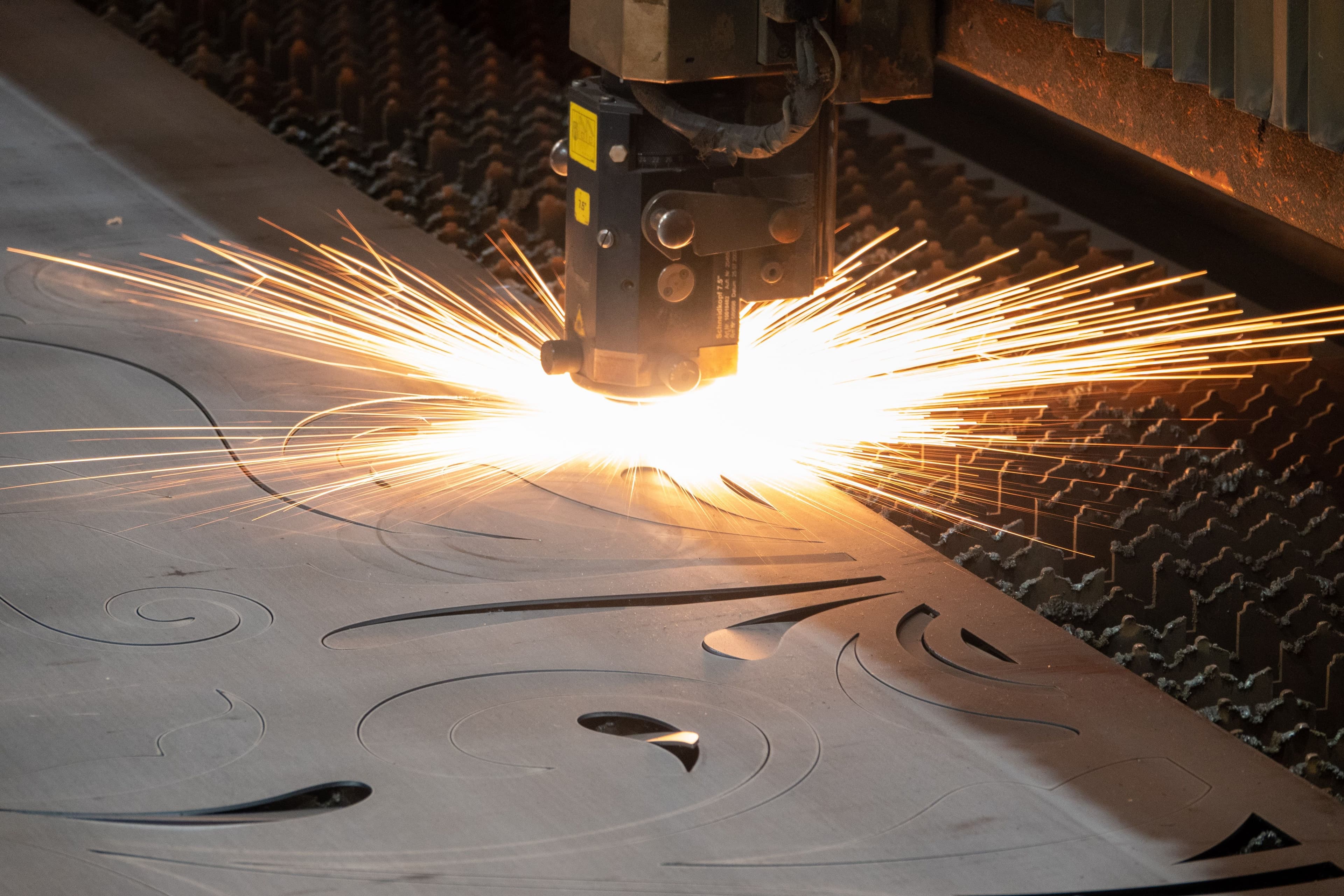 Optimizing Production Line Efficiency: A Deep Dive into Valiot's AI-Driven Solutions